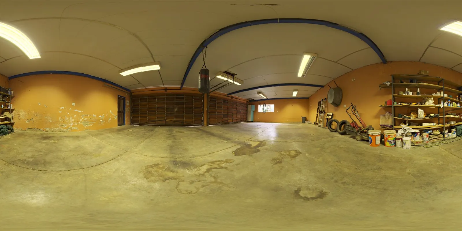 indoor - Garage