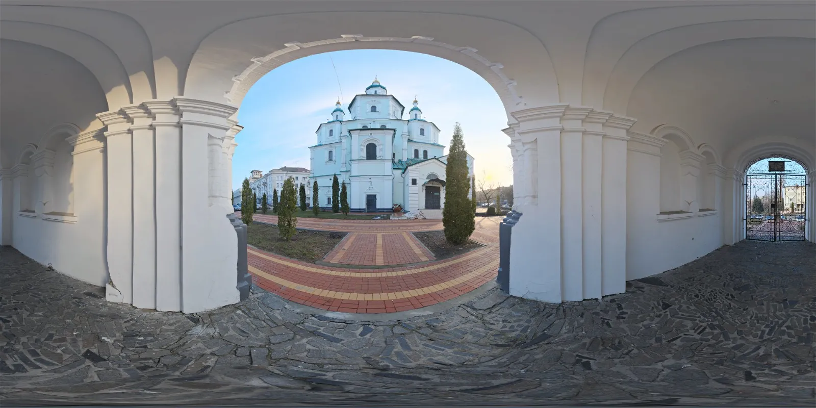 outdoor - Small Cathedral 02